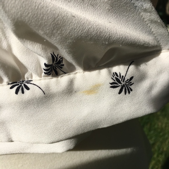 E M Flutter Sleeve Wrap Top - Picture 4 of 4